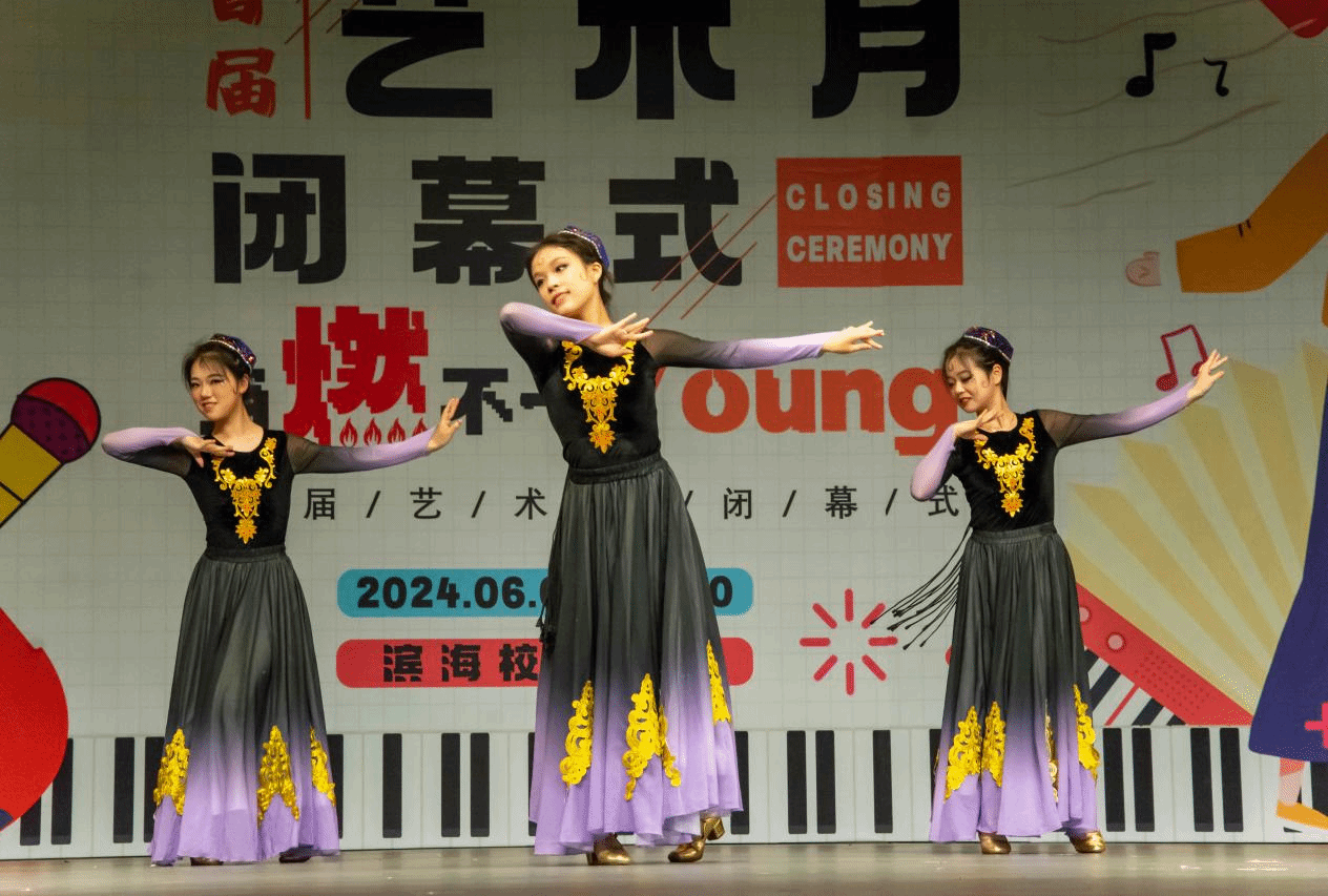 释放艺术活力 绽放青春芳华——黄瓜视频
首届大学生艺术月暨滨海校区年级大会顺利举行