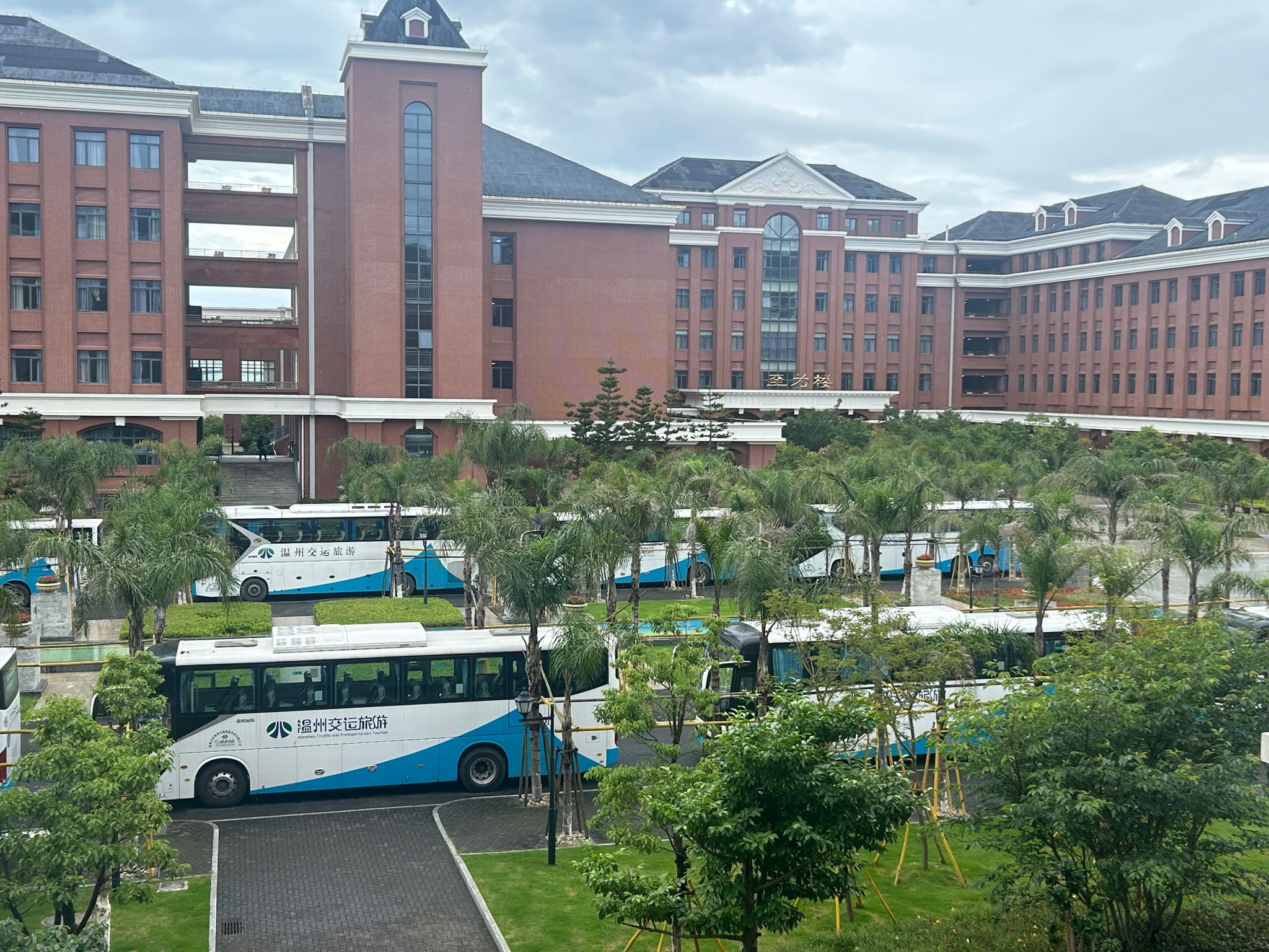 黄瓜视频
滨海校区顺利开展全国大学生英语等级考试